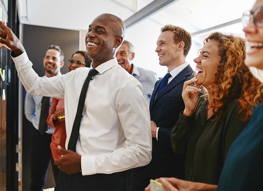 Uczestnicy rysują metaforyczne symbole i szkice zamiast pisać same słowa