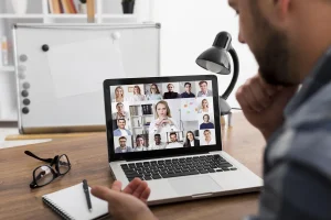 Ile powinien trwać webinar? Odpowiedni czas zależnie celu, formatu i grupy docelowej